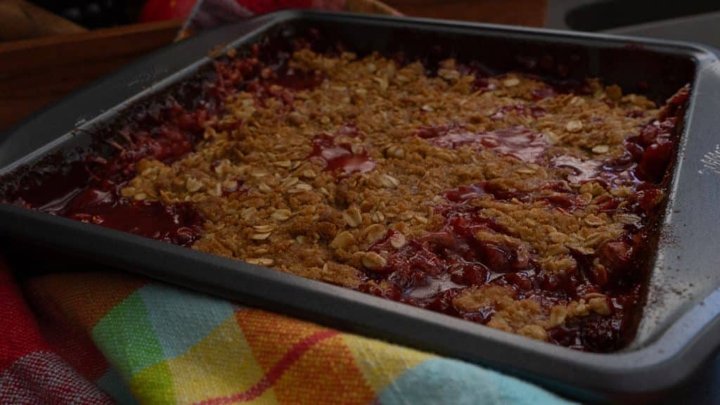 baked strawberry rhubarb crisp