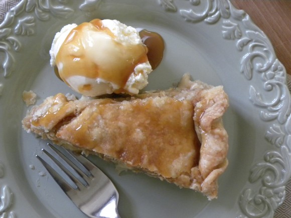 Tina’s Caramel Apple Crunch Pie