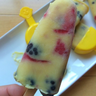 popsicle with fresh blackberrys, blueberry, and strawberries